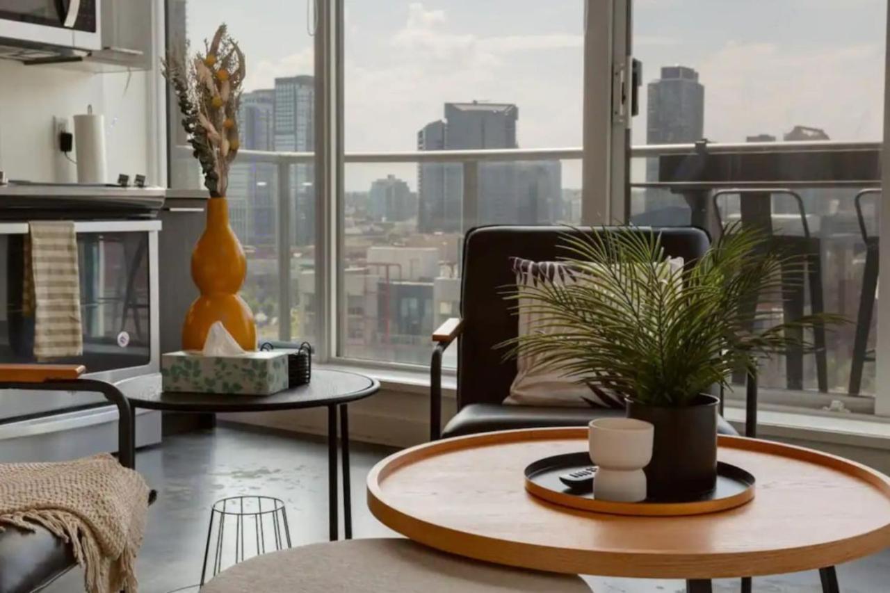 Escape In The Sky Apartment Calgary